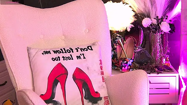 Snapshot of ZoeMesmerize chatting on October 16, 3:07 am ZoeMesmerize online show from October 16, 3:07 am