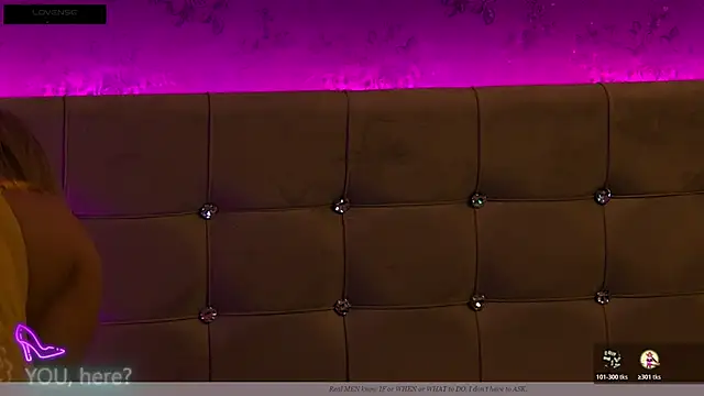 Snapshot of ZoeMesmerize chatting on November 10, 4:00 am ZoeMesmerize online show from November 10, 4:00 am