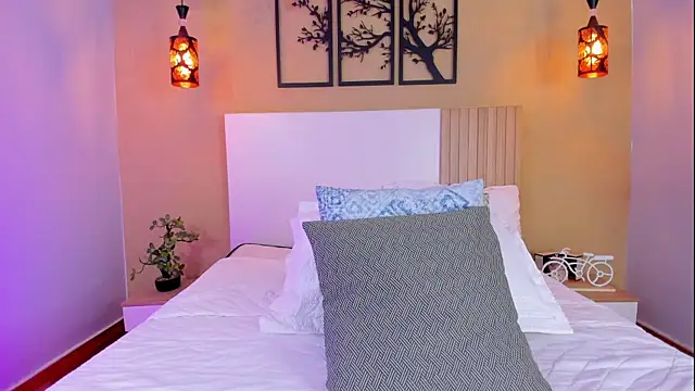 CamilleLynn online show from December 23, 5:49 am