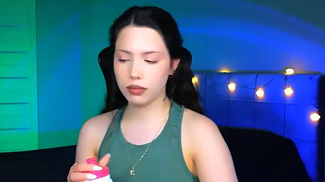 Stacy Gonzales  online show from March 19, 9:06 am