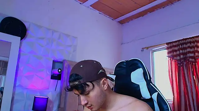 santyago taylor online show from December 21, 3:09 pm