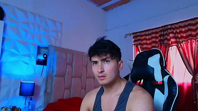 santyago taylor online show from December 23, 6:58 pm