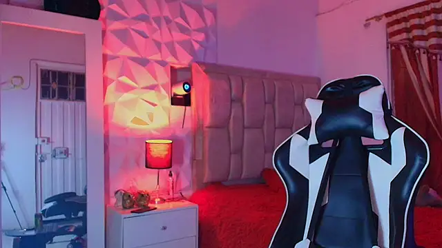 santyago taylor online show from December 26, 1:18 am