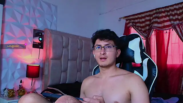 santyago taylor online show from December 28, 9:51 pm