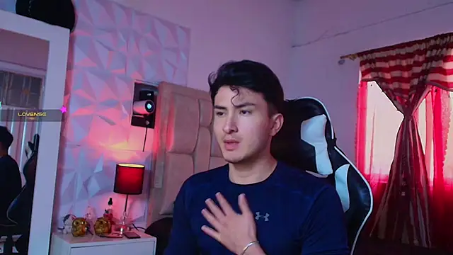 santyago taylor online show from December 29, 8:15 pm