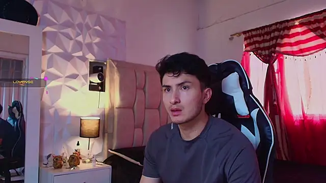 santyago taylor online show from January 1, 6:49 pm