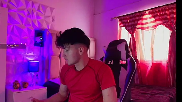 santyago taylor online show from January 7, 6:56 pm