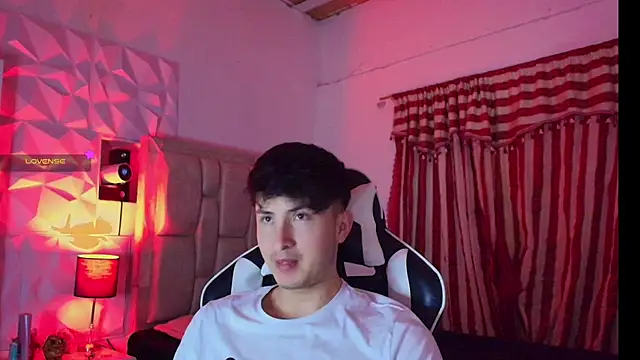 santyago taylor online show from January 12, 12:18 am