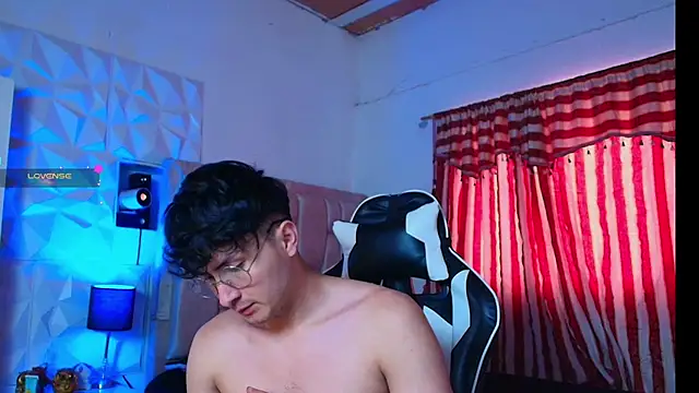 santyago taylor online show from January 16, 7:20 pm