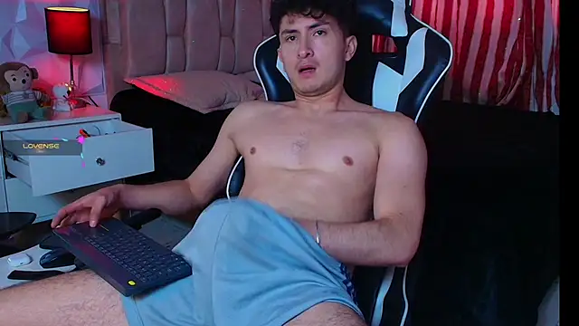 santyago taylor online show from January 18, 9:34 pm