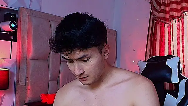 santyago taylor online show from January 28, 6:39 pm