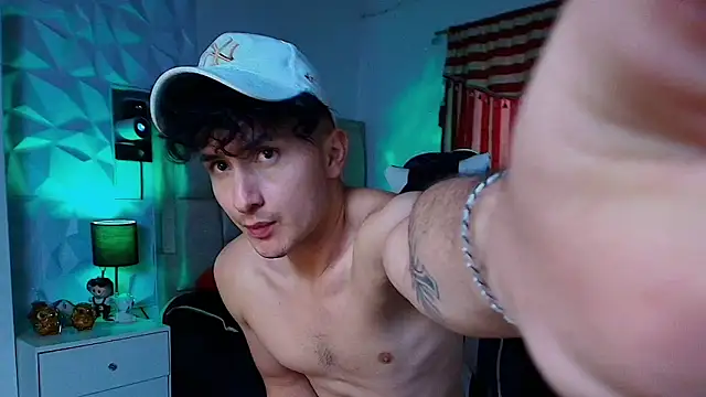 santyago taylor online show from February 5, 9:50 pm