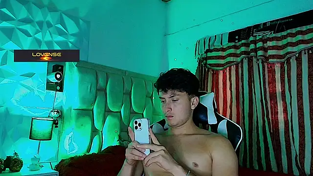 santyago taylor online show from March 10, 10:13 pm