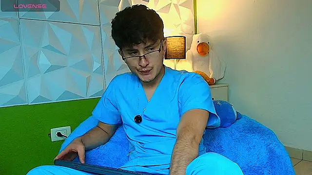 santyago taylor online show from September 15, 6:30 pm