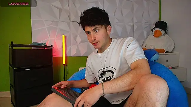 santyago taylor online show from October 6, 7:22 pm