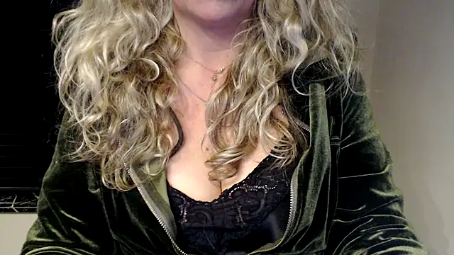 JenniLowen online show from March 2, 8:50 pm