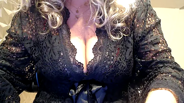 JenniLowen online show from November 15, 7:16 am