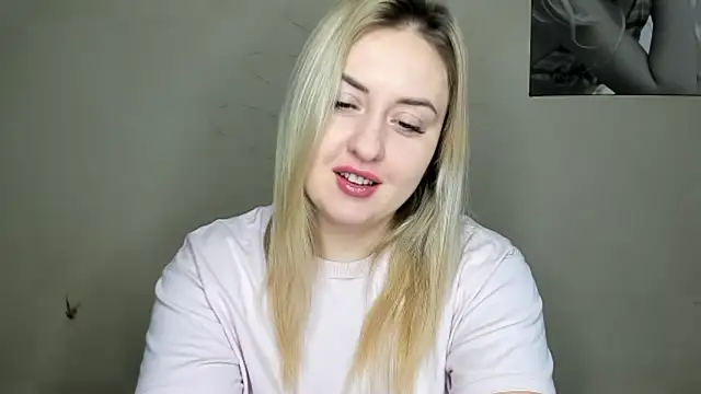 KennaJamess8 online show from December 27, 8:45 am