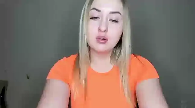 KennaJamess8 online show from March 4, 7:32 pm