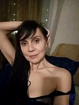 Francenia lolis online show from February 8, 5:50 pm