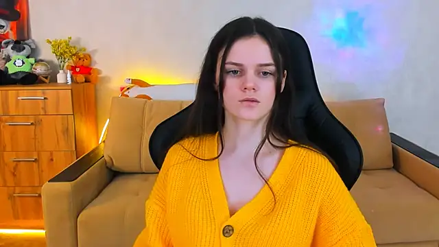 Lora Cain online show from December 5, 5:17 pm