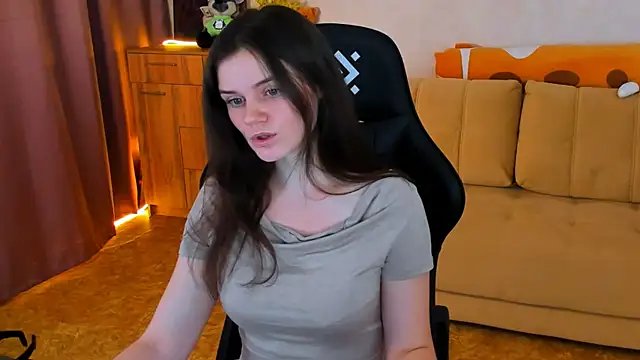 Lora Cain online show from December 7, 1:51 pm