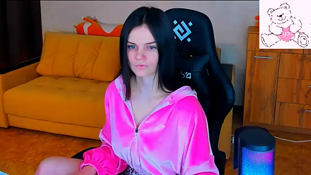 Lora Cain online show from January 20, 5:26 am