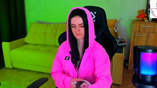 Lora Cain online show from January 30, 6:21 pm