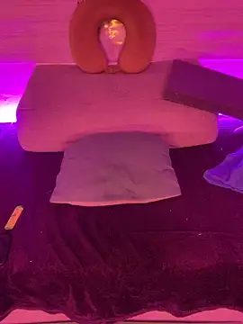 thesummerboy online show from December 3, 5:53 am