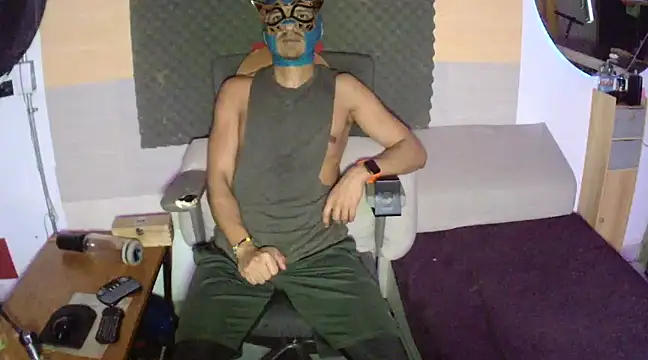 thesummerboy online show from February 9, 9:58 am