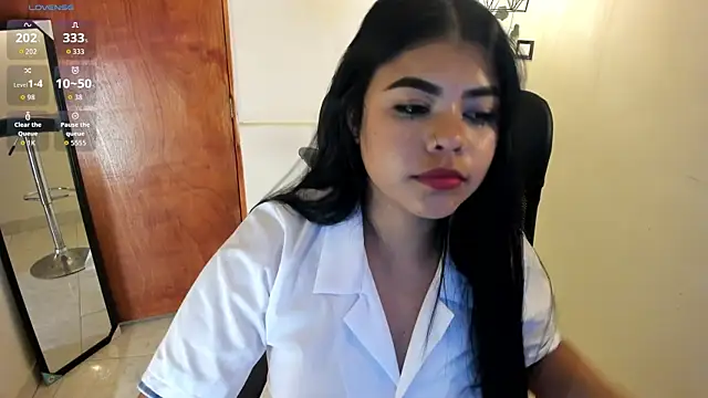 Snapshot of aitana-purple chatting on November 5, 9:59 pm aitana-purple online show from November 5, 9:59 pm