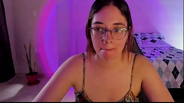 atenas 05  online show from November 17, 9:09 pm