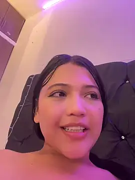 Snapshot of alisson_carolina73 chatting on January 2, 8:39 am alisson carolina73 online show from January 2, 8:39 am