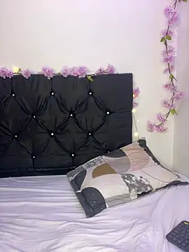 Snapshot of alisson_carolina73 chatting on January 18, 10:49 pm alisson carolina73 online show from January 18, 10:49 pm