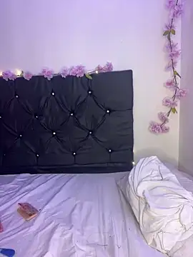 Snapshot of alisson_carolina73 chatting on January 26, 8:02 pm alisson carolina73 online show from January 26, 8:02 pm