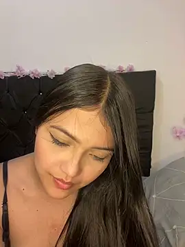 Snapshot of alisson_carolina73 chatting on January 28, 2:11 am alisson carolina73 online show from January 28, 2:11 am