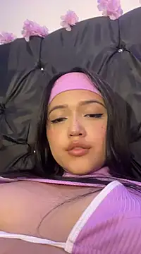 Snapshot of alisson_carolina73 chatting on February 4, 1:13 am alisson carolina73 online show from February 4, 1:13 am