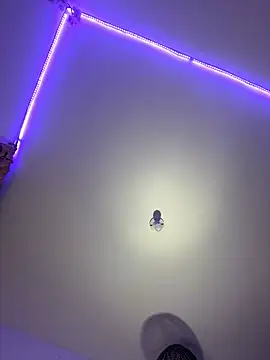 Snapshot of alisson_carolina73 chatting on February 4, 4:15 am alisson carolina73 online show from February 4, 4:15 am