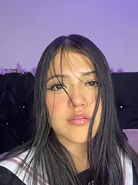 Snapshot of alisson_carolina73 chatting on February 6, 3:59 am alisson carolina73 online show from February 6, 3:59 am