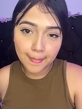 Snapshot of alisson_carolina73 chatting on February 9, 3:32 am alisson carolina73 online show from February 9, 3:32 am