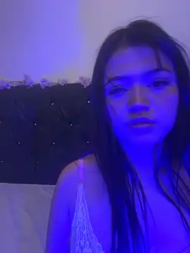 Snapshot of alisson_carolina73 chatting on February 11, 1:41 am alisson carolina73 online show from February 11, 1:41 am