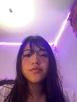 Snapshot of alisson_carolina73 chatting on February 23, 5:34 am alisson carolina73 online show from February 23, 5:34 am