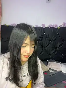 Snapshot of alisson_carolina73 chatting on March 18, 4:15 am alisson carolina73 online show from March 18, 4:15 am