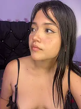 Snapshot of alisson_carolina73 chatting on March 22, 3:52 am alisson carolina73 online show from March 22, 3:52 am