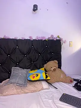 Snapshot of alisson_carolina73 chatting on March 23, 12:58 am alisson carolina73 online show from March 23, 12:58 am