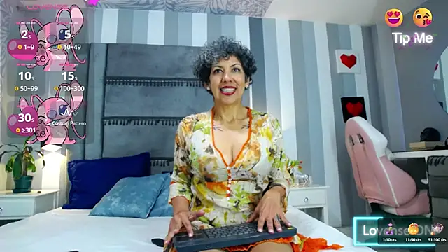 Julianewell online show from January 23, 3:11 pm