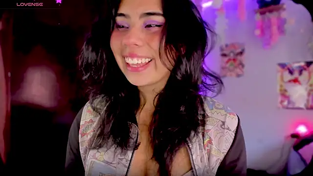 kiki cavilll online show from February 1, 1:51 pm