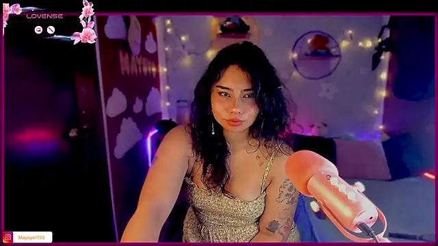 kiki cavilll online show from September 11, 3:01 pm