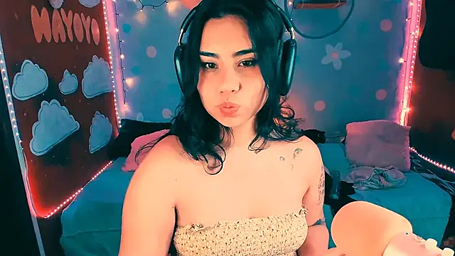 kiki cavilll online show from November 13, 4:17 pm