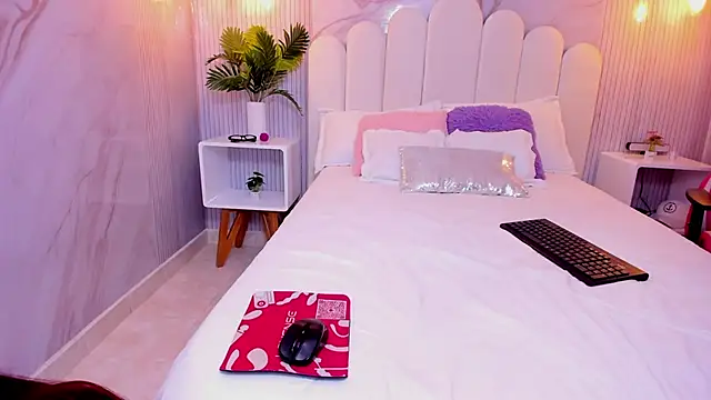 Carohorny4u online show from October 8, 8:17 pm